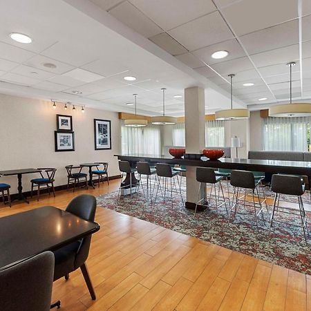 Hampton Inn Nanuet Eksteriør bilde